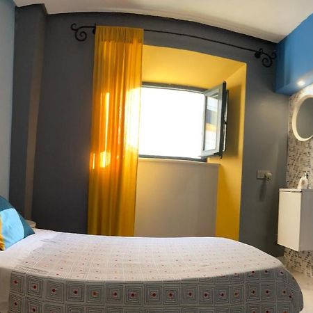 Baobab Hostal Эль-Пуэрто-де-Санта-Мария Экстерьер фото