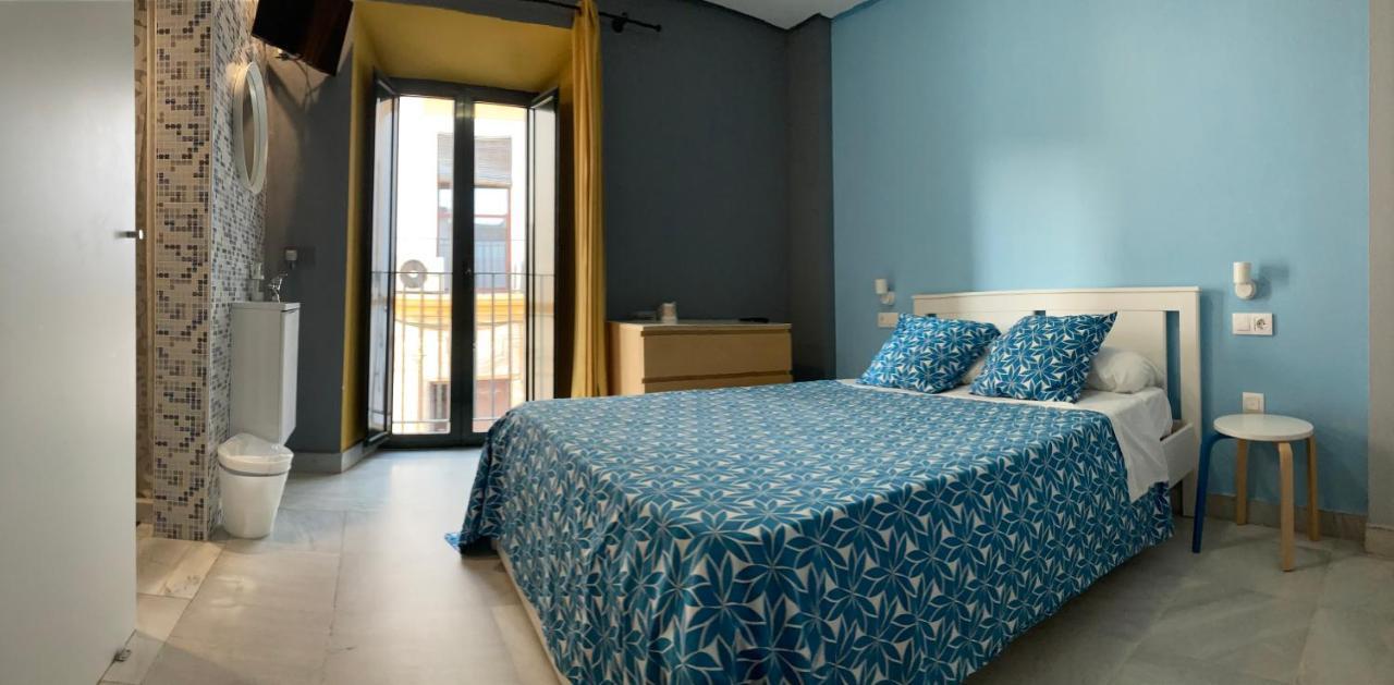 Baobab Hostal Эль-Пуэрто-де-Санта-Мария Экстерьер фото